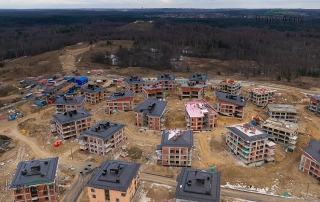 Съемка с воздуха этапов строительства коттеджного поселка в Мистолово.